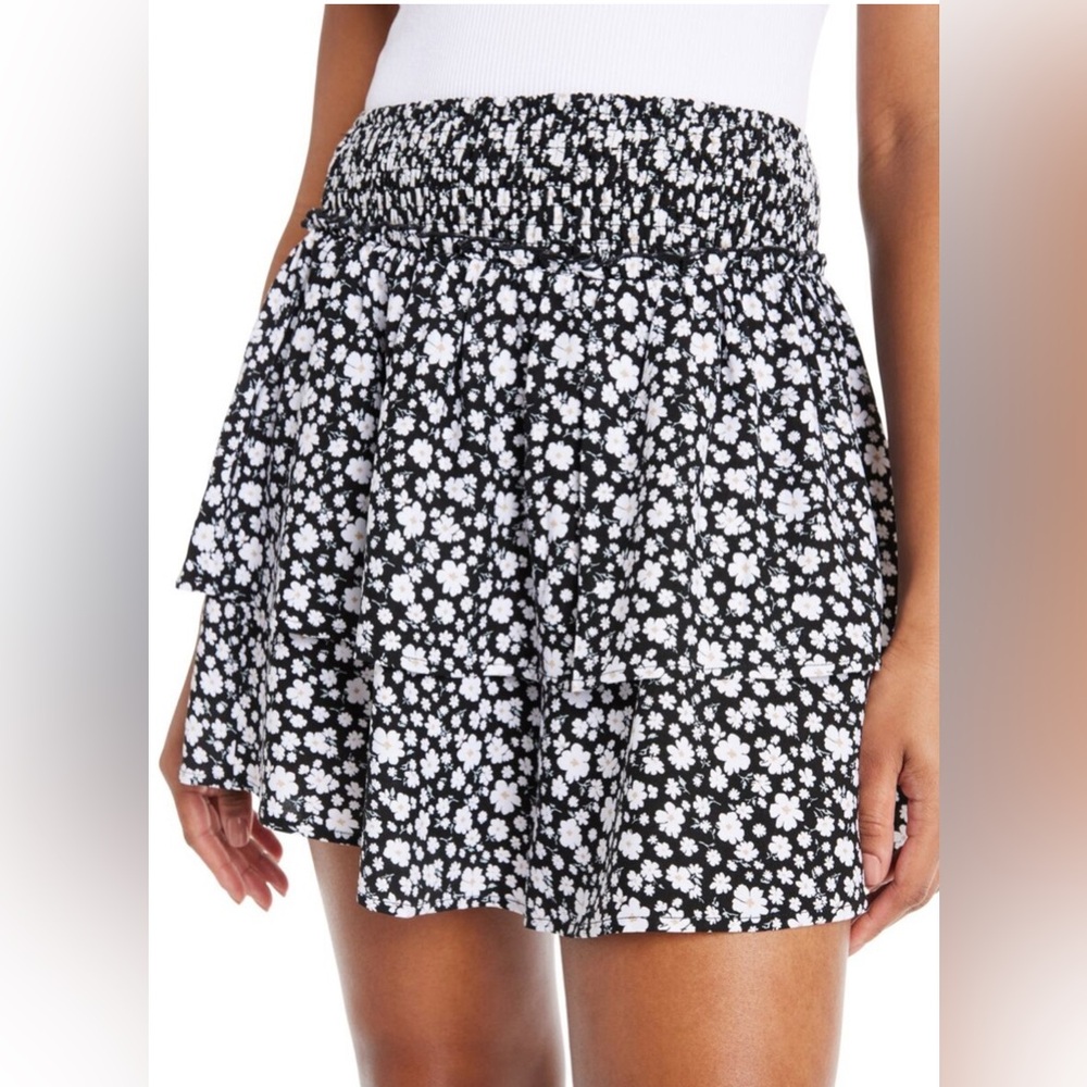 No Boundaries Women’s Floral Tier Mini Skirt Size Xl(15-17) teens 30”waist